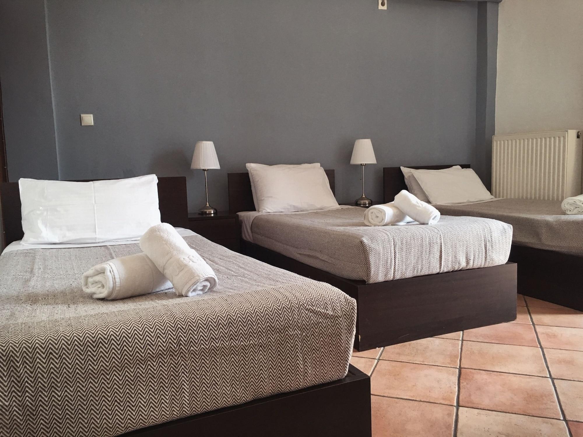 Mc Queen Rooms & Apartments Атина Екстериор снимка