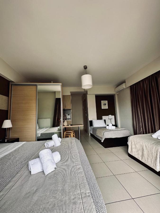 Mc Queen Rooms & Apartments Атина Екстериор снимка