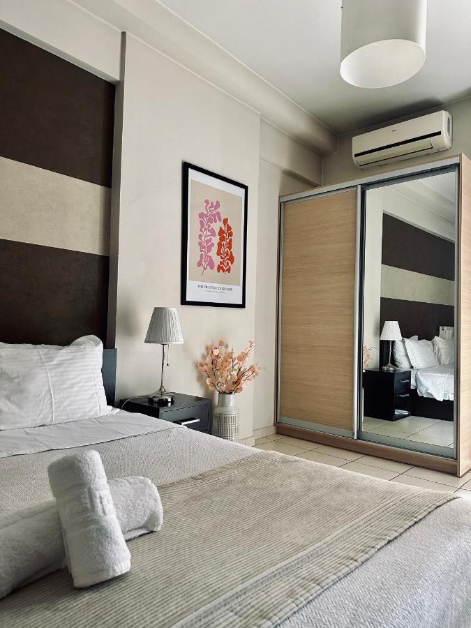 Mc Queen Rooms & Apartments Атина Екстериор снимка