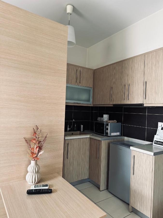 Mc Queen Rooms & Apartments Атина Екстериор снимка