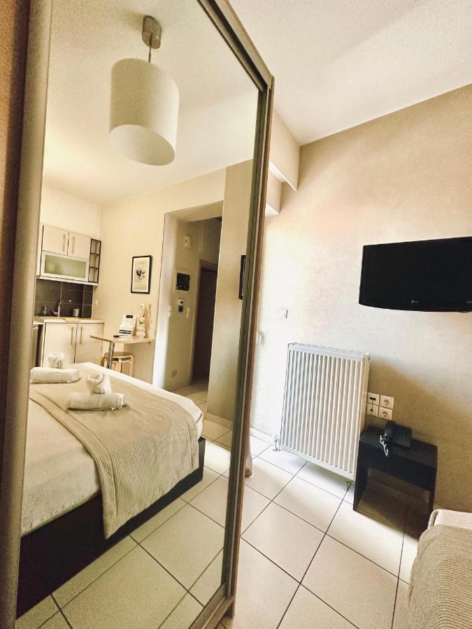 Mc Queen Rooms & Apartments Атина Екстериор снимка