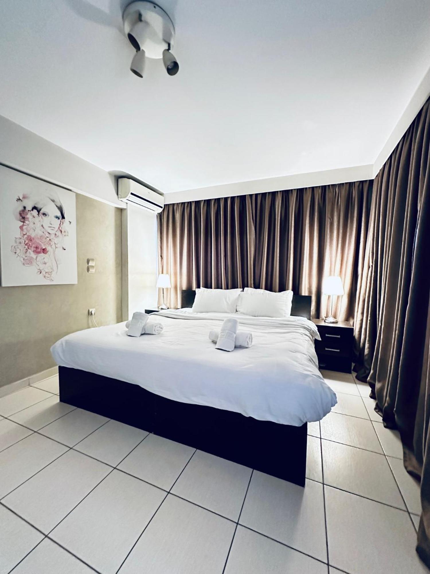 Mc Queen Rooms & Apartments Атина Екстериор снимка