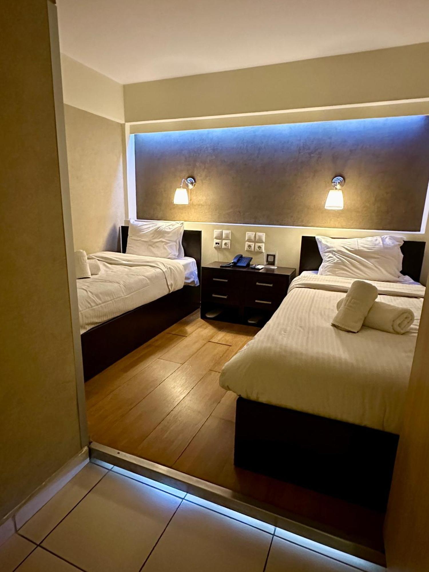 Mc Queen Rooms & Apartments Атина Екстериор снимка