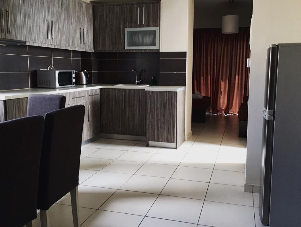 Mc Queen Rooms & Apartments Атина Екстериор снимка